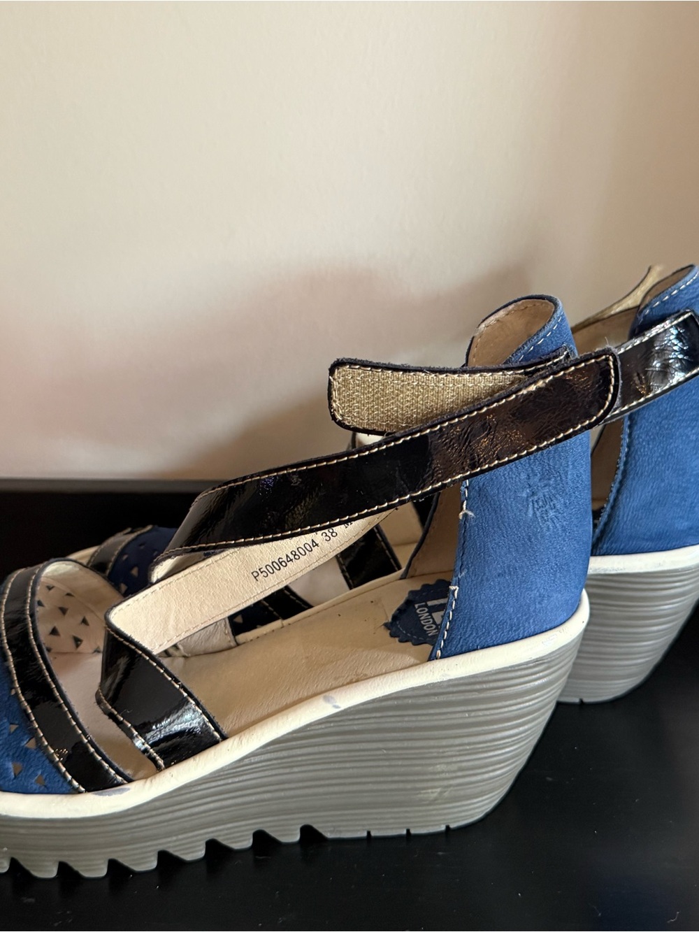 FLY London Blue Nubuck Patent Wedge Sandals NWOB QVC Size 38 EU 7.5 US - Picture 3 of 7